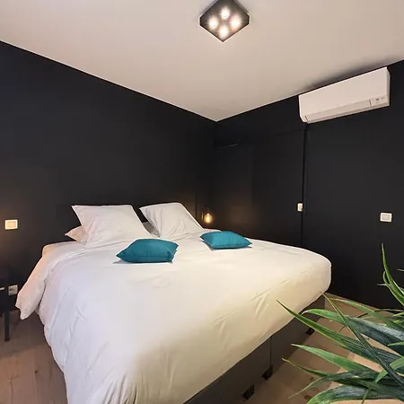 Hotel -1331- à Louer